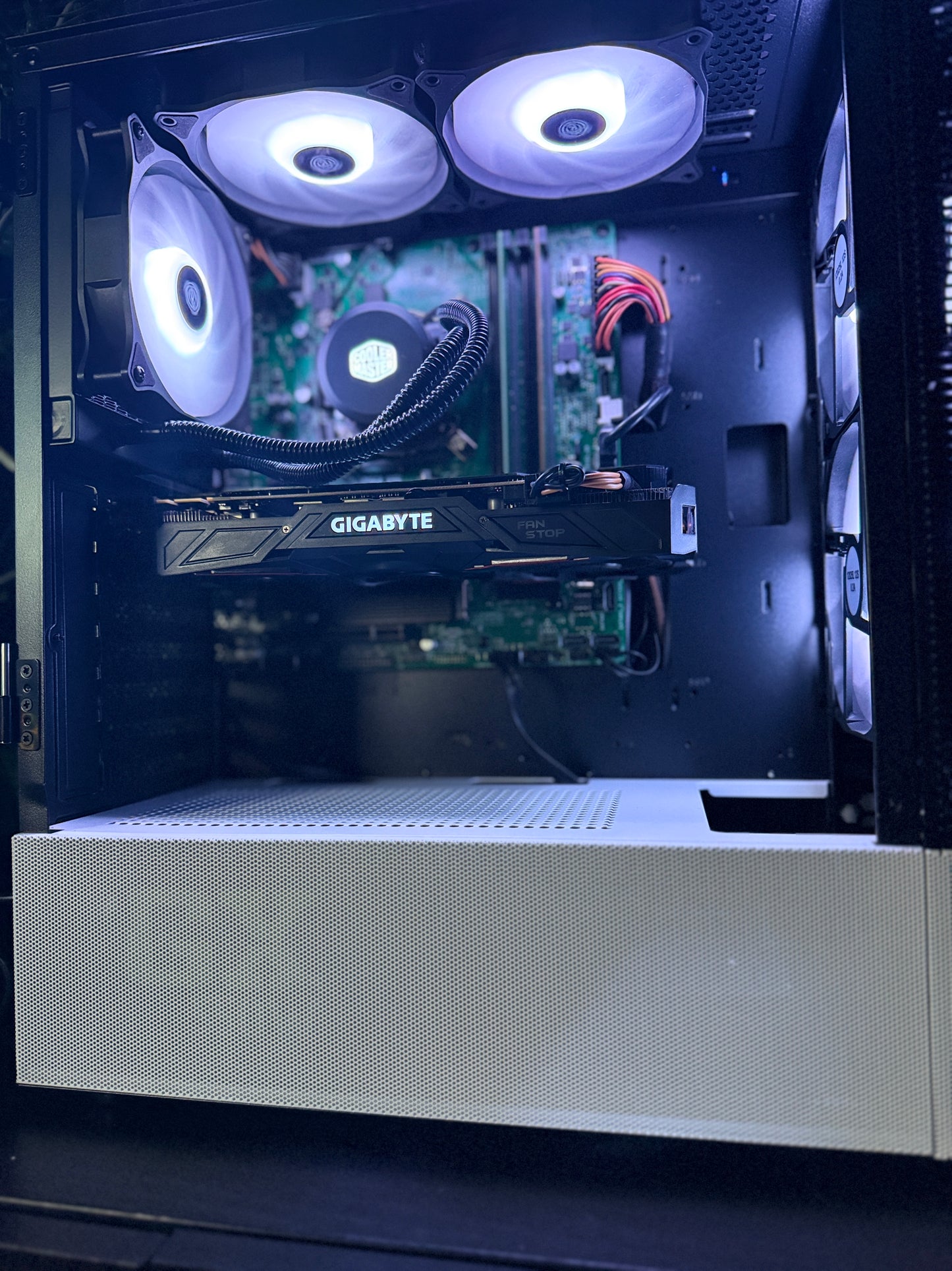 Einsteiger Gaming-PC | i5 8500 | GTX 1070Ti | 16GB | SSD | AiO