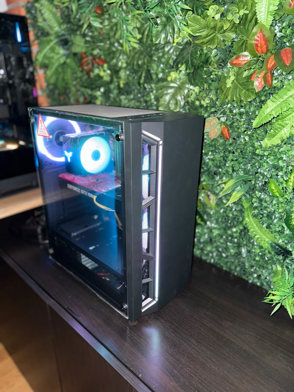 Showcase - EINSTEIGER GAMING-PC | i5-6500 | GTX 1060 | 16GB RAM