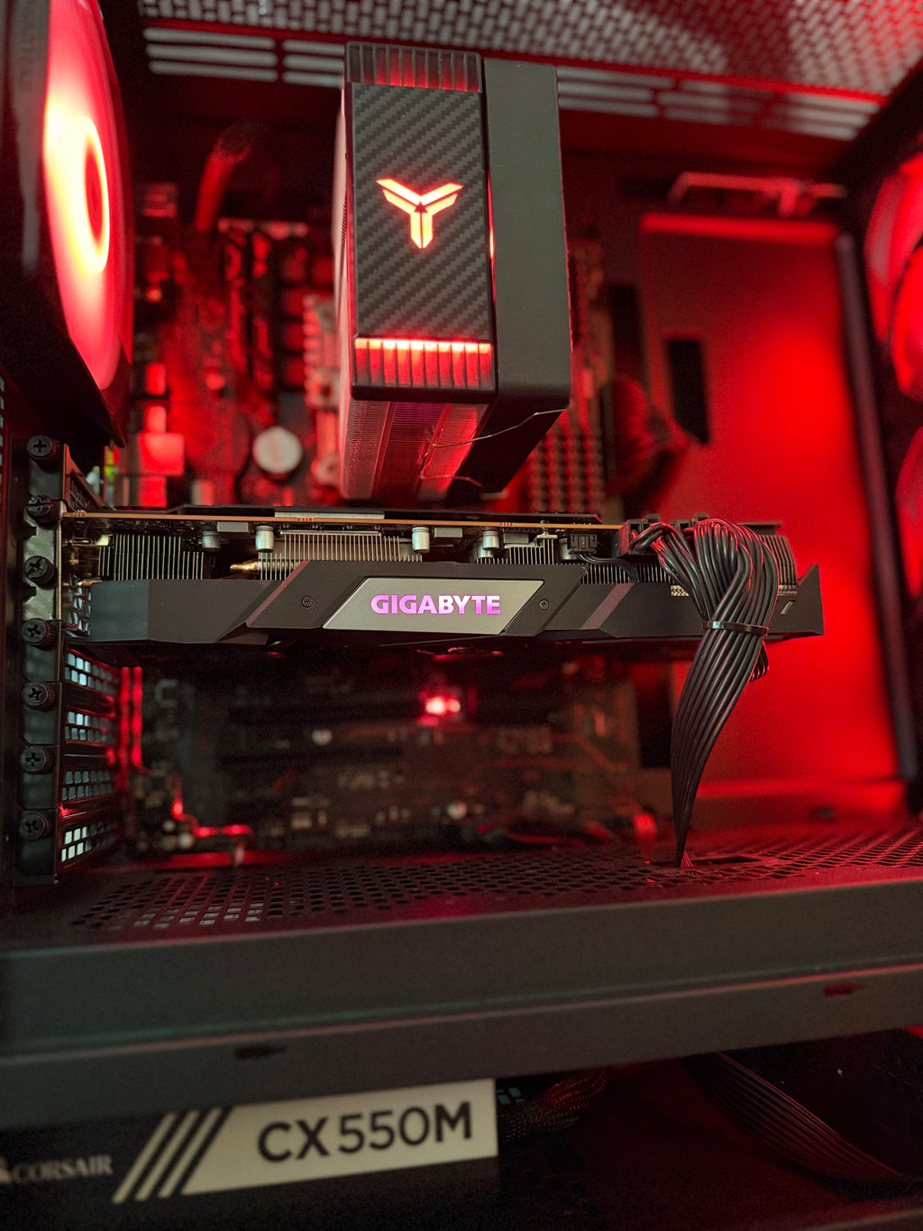 Showcase - Gaming PC | RX 5700 XT | Ryzen 5 3600 | 16GB RAM