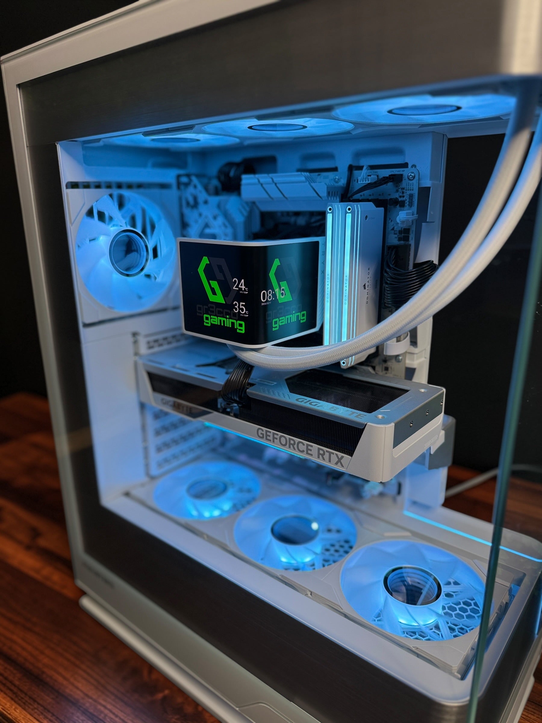 Showcase - NEUWARE HIGH END Gaming PC | RTX 5070 | Ryzen 7 9800X3D | 32GB RAM | 4K | White Build