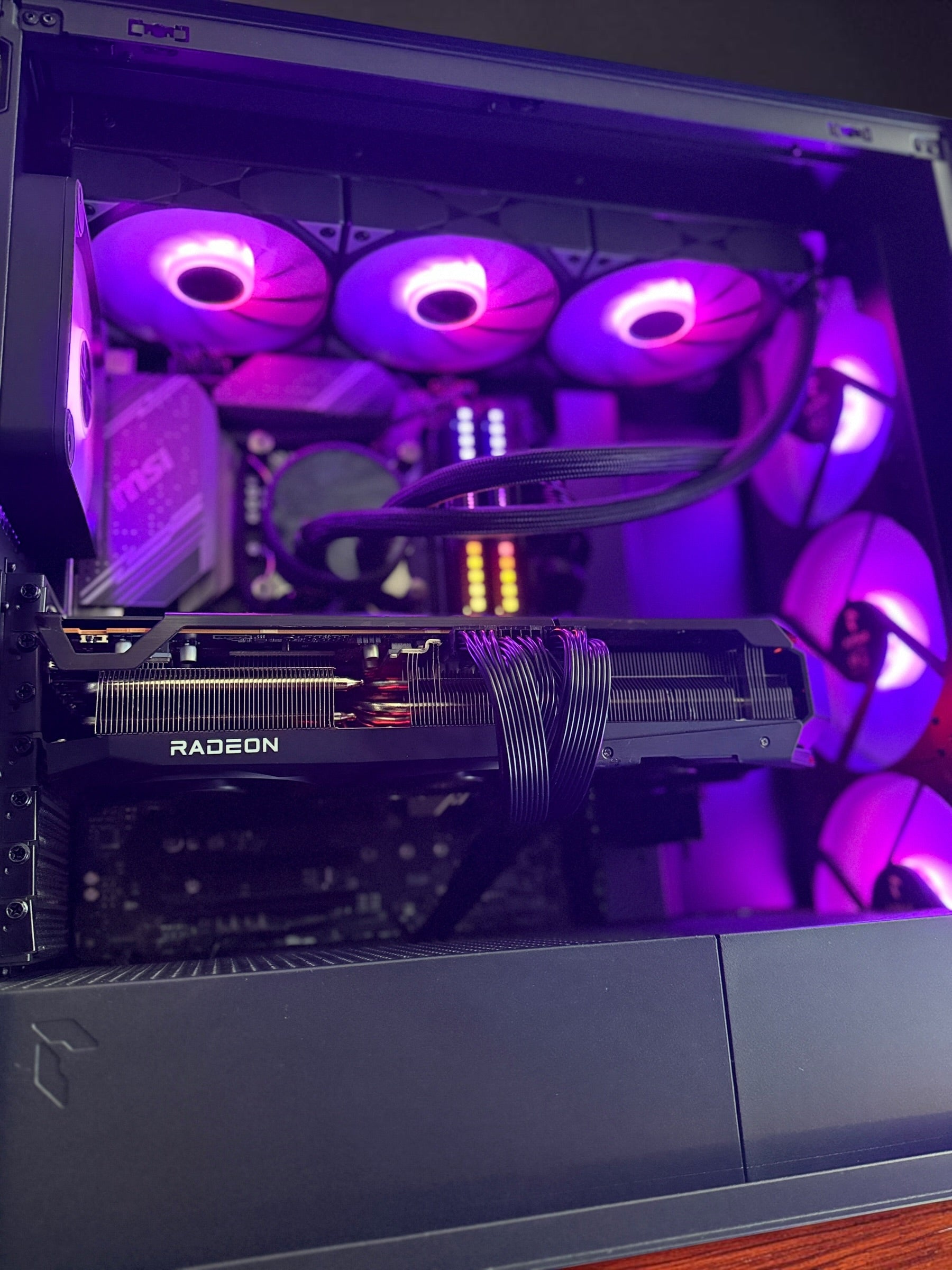 Showcase - Gaming PC | RX 9070 XT | i7 14700KF | WQHD / 4K | 32GB | WiFi