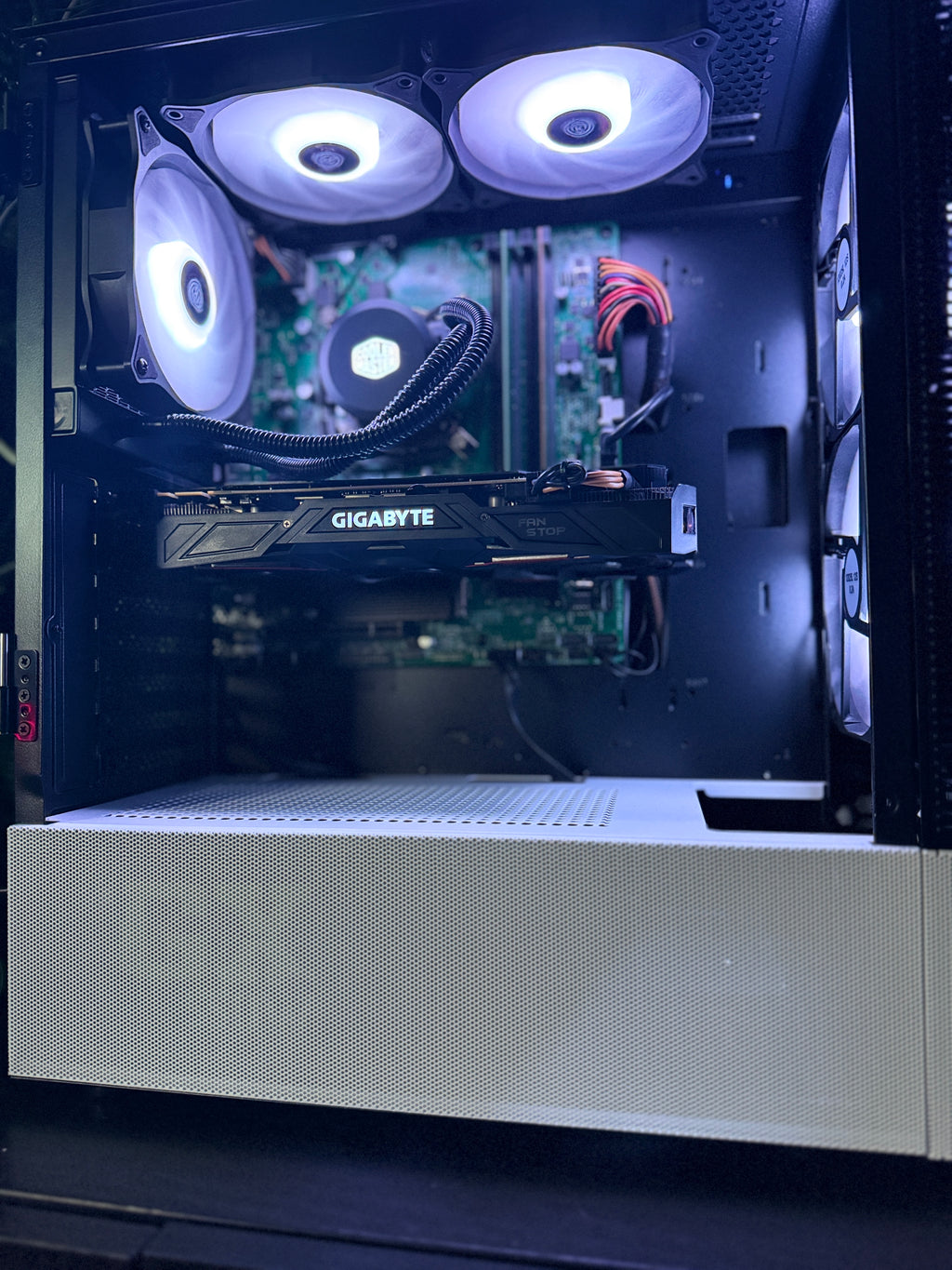 Showcase - Einsteiger Gaming-PC | i5 8500 | GTX 1070Ti | 16GB RAM