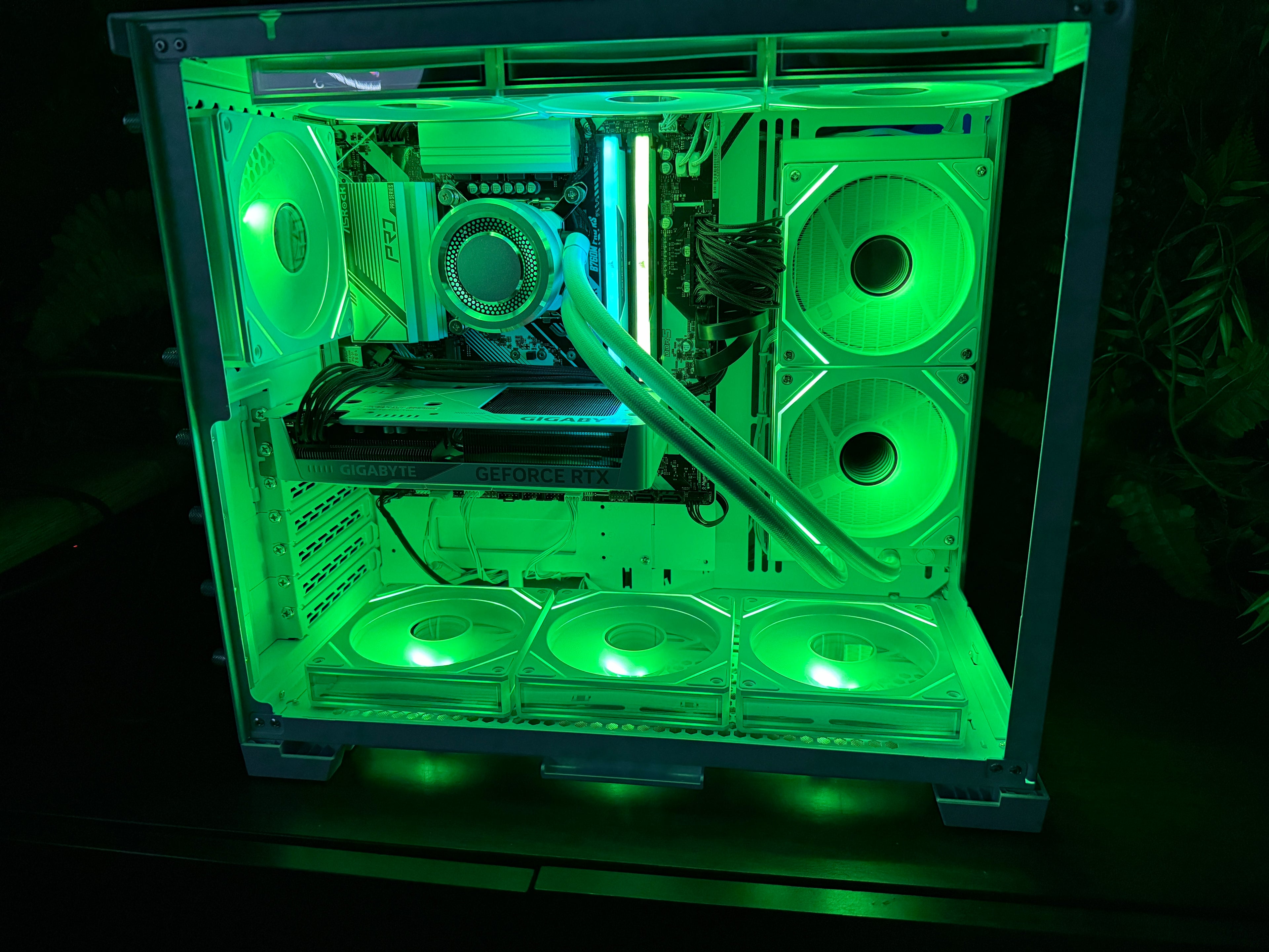 Showcase - HIGH END Gaming-PC | i5 12600K | RTX 5060Ti | 32GB RAM