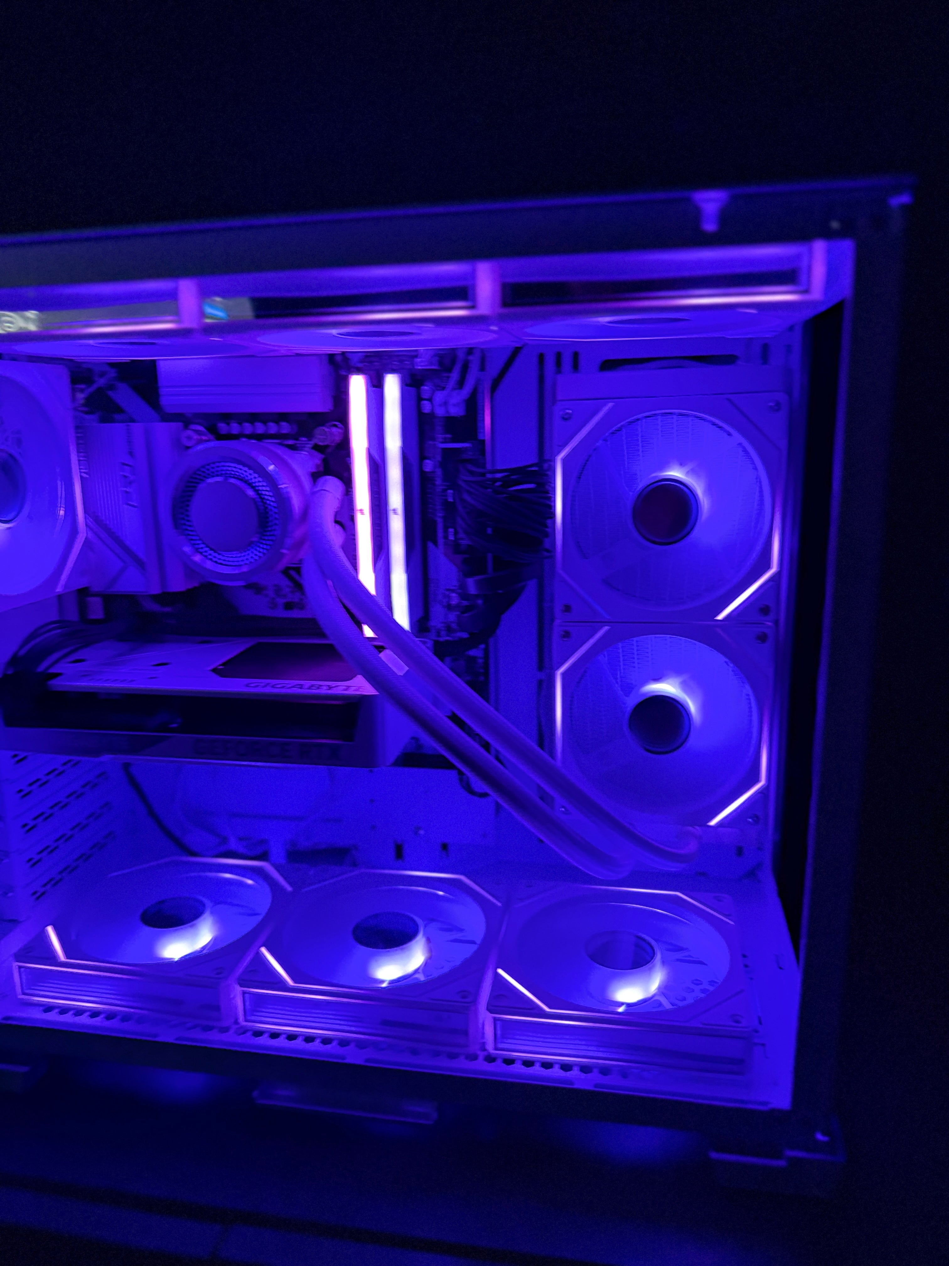 Showcase - HIGH END Gaming-PC | i5 12600K | RTX 5060Ti | 32GB RAM