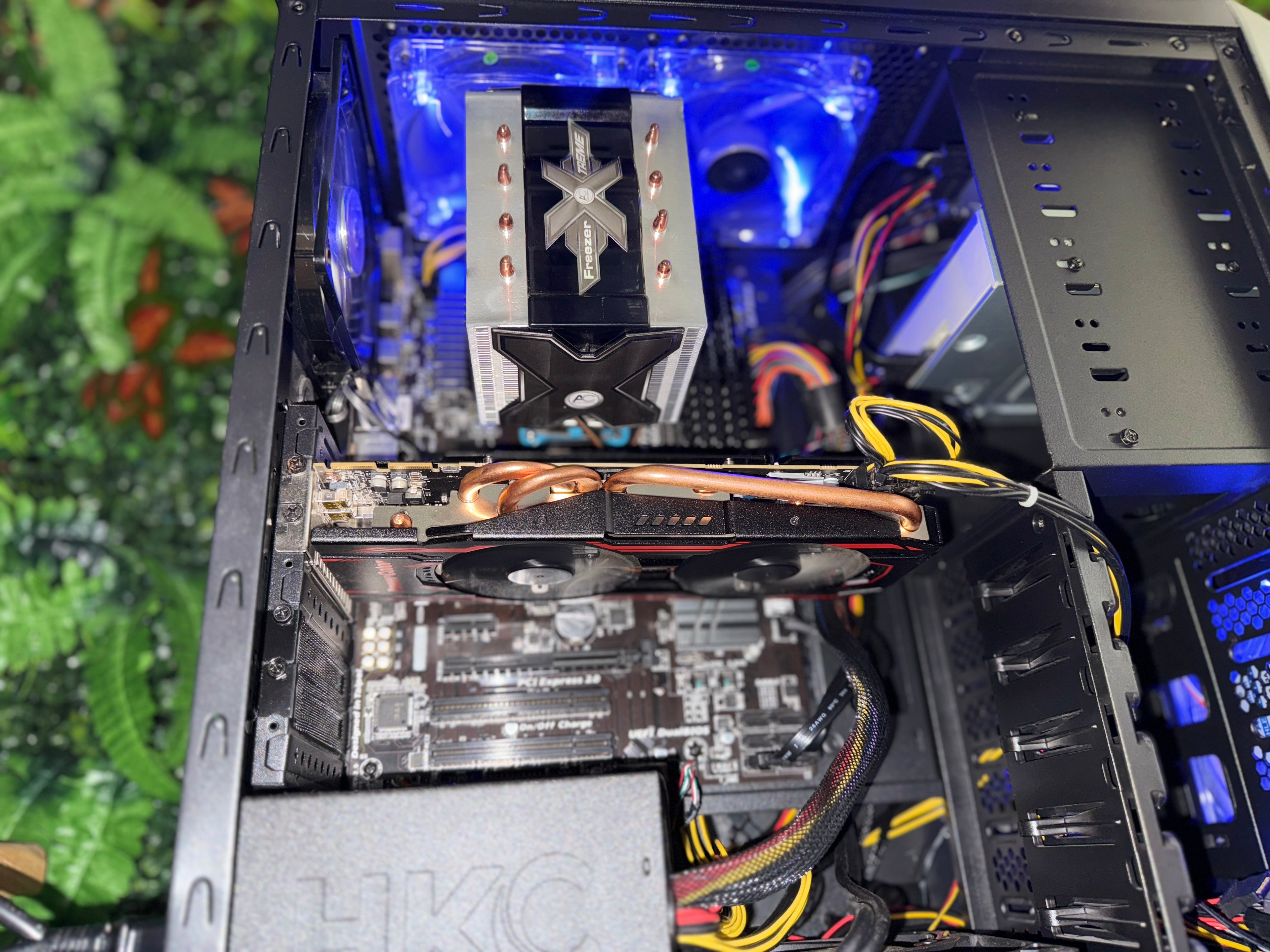 Showcase - EINSTEIGER GAMING-PC | AMD FX 8350 | Radeon R9 280X | 16GB RAM